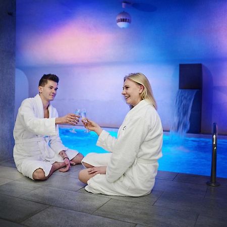 Hotel Fado Spa & Restaurant Świdnica Extérieur photo
