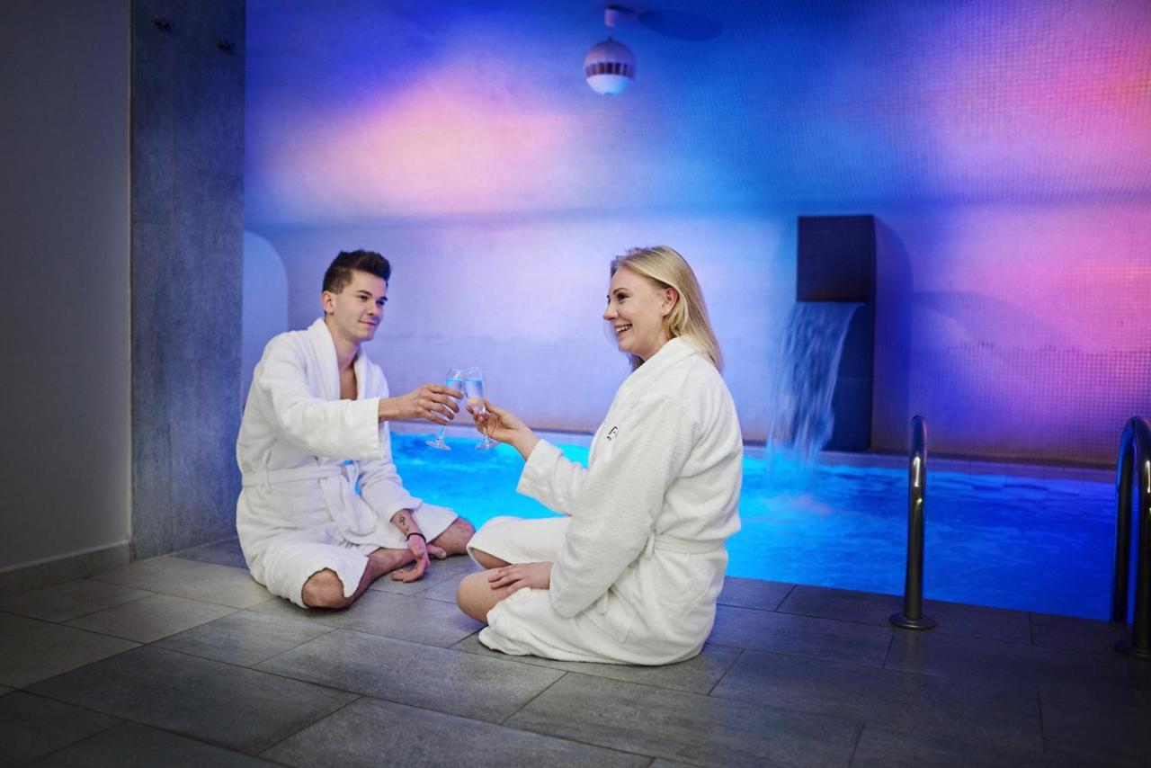 Hotel Fado Spa & Restaurant Świdnica Extérieur photo