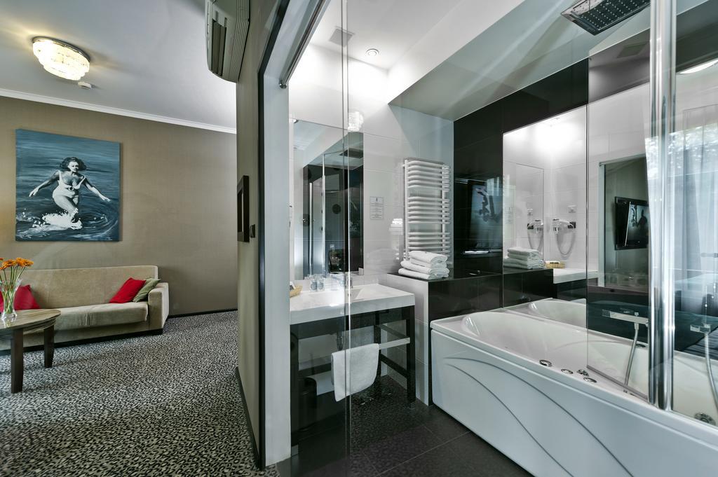Hotel Fado Spa & Restaurant Świdnica Chambre photo