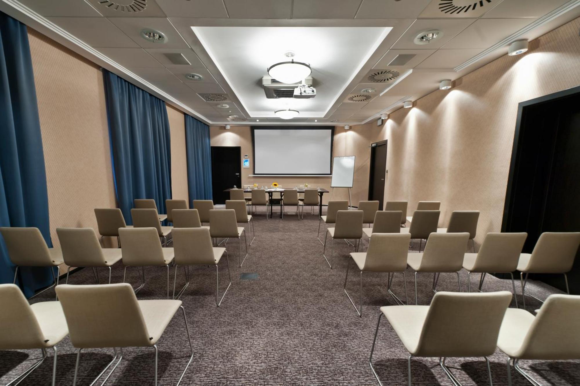Hotel Fado Spa & Restaurant Świdnica Extérieur photo