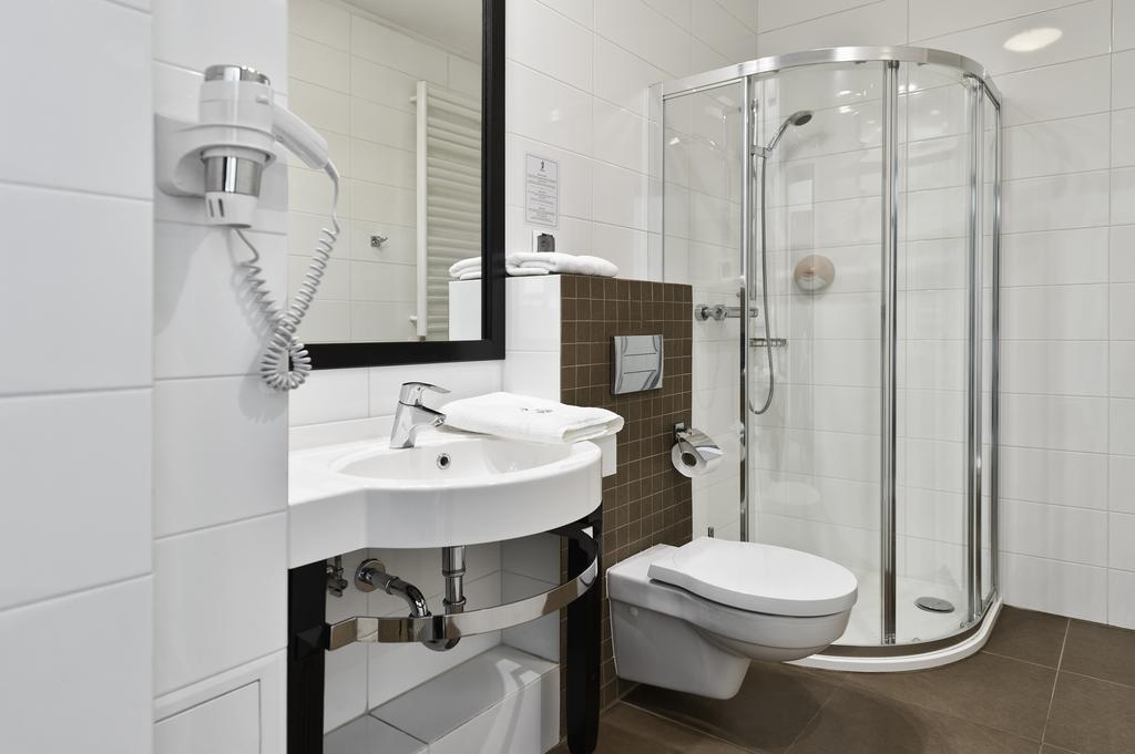 Hotel Fado Spa & Restaurant Świdnica Extérieur photo