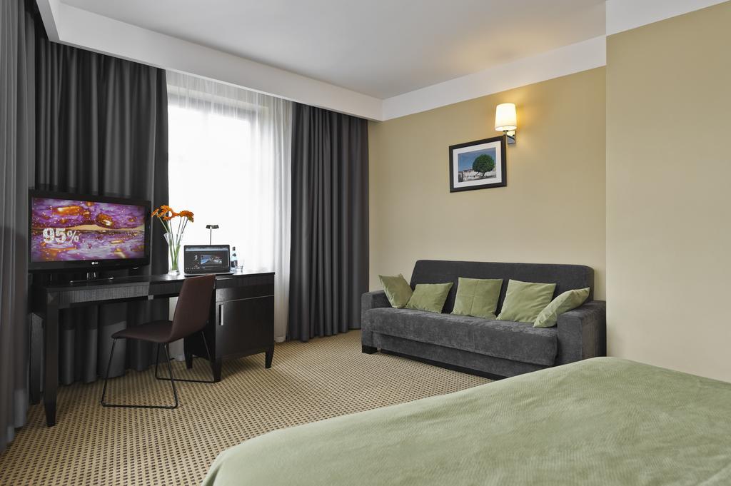 Hotel Fado Spa & Restaurant Świdnica Extérieur photo
